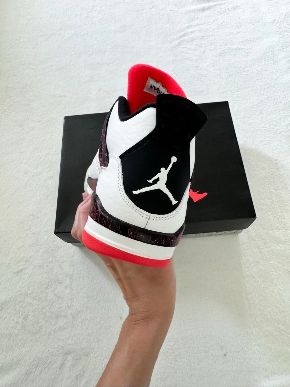 Jordan 4 Retro Pale Citron Bright Crimson White Black 2019 release size 8.5